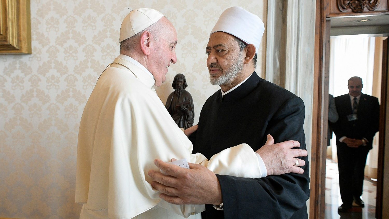 18 Papa Francesco e Ahmad Al Tayyeb